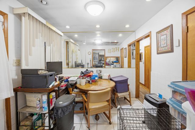 9748 S Van Vlissingen Road, Chicago, IL 60617