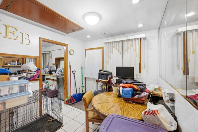 9748 S Van Vlissingen Road, Chicago, IL 60617