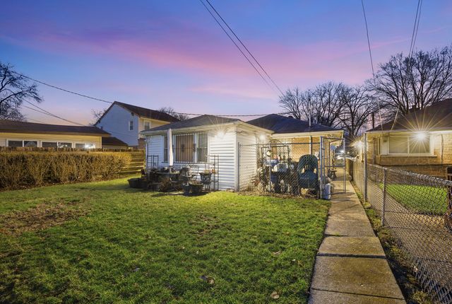 9748 S Van Vlissingen Road, Chicago, IL 60617