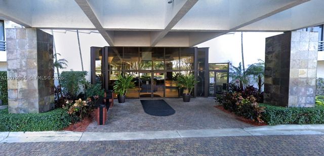 3300 NE 192nd St 517, Aventura, FL 33180