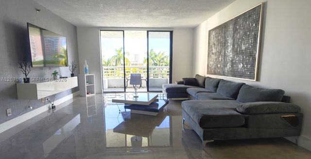 3300 NE 192nd St 517, Aventura, FL 33180