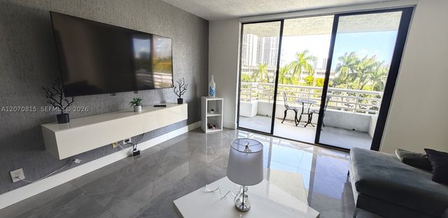 3300 NE 192nd St 517, Aventura, FL 33180
