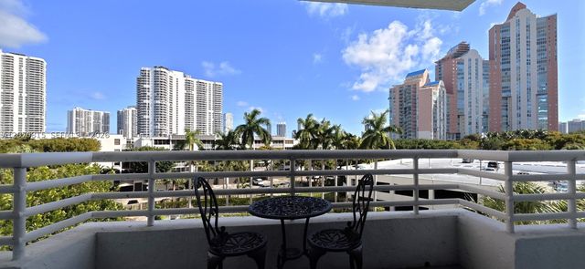 3300 NE 192nd St 517, Aventura, FL 33180