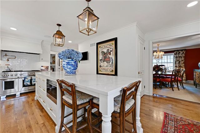 6629 Overhill Road, Mission Hills, KS 66208