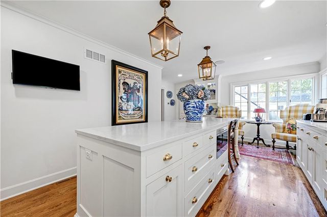 6629 Overhill Road, Mission Hills, KS 66208