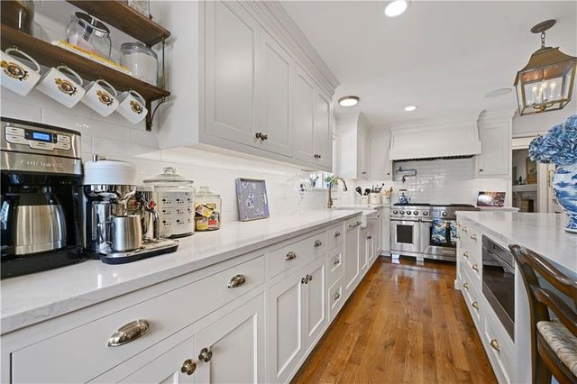 6629 Overhill Road, Mission Hills, KS 66208