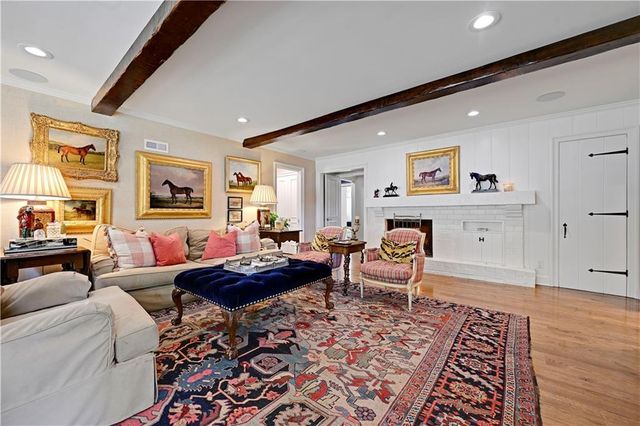 6629 Overhill Road, Mission Hills, KS 66208