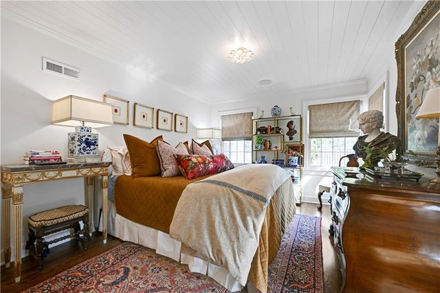 6629 Overhill Road, Mission Hills, KS 66208