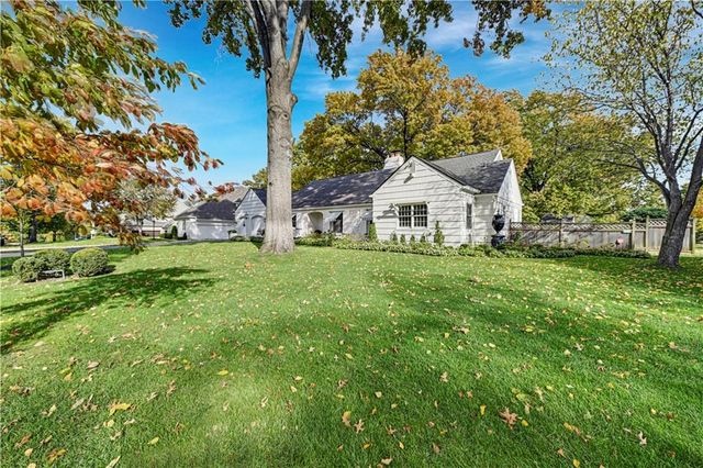 6629 Overhill Road, Mission Hills, KS 66208