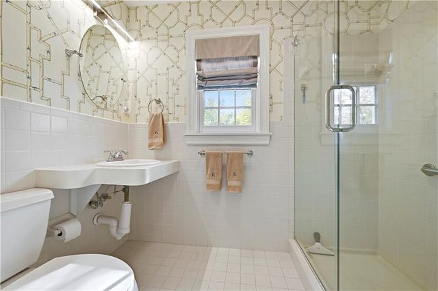 6629 Overhill Road, Mission Hills, KS 66208