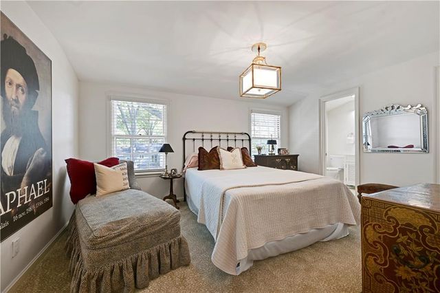 6629 Overhill Road, Mission Hills, KS 66208