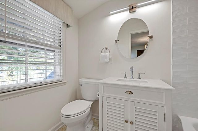 6629 Overhill Road, Mission Hills, KS 66208