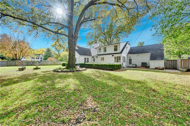 6629 Overhill Road, Mission Hills, KS 66208