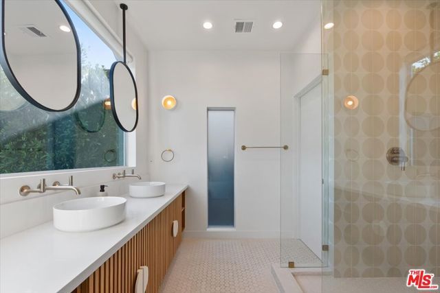 2240 Ewing Street, Los Angeles, CA 90039