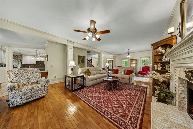 1022 Oak Way, Canton, GA 30114