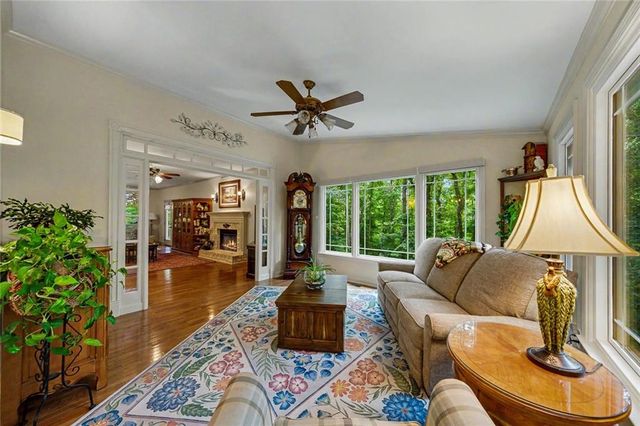 1022 Oak Way, Canton, GA 30114