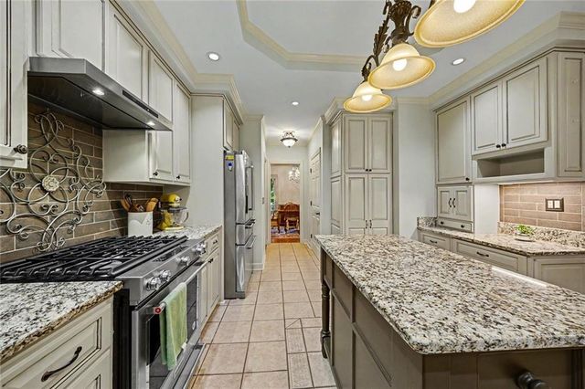 1022 Oak Way, Canton, GA 30114