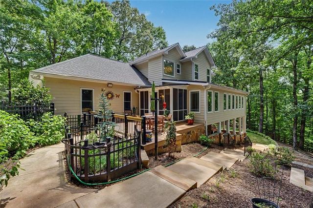 1022 Oak Way, Canton, GA 30114