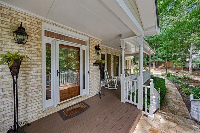 1022 Oak Way, Canton, GA 30114