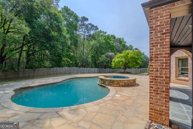 818 Natchez Valley Trace, Grayson, GA 30017