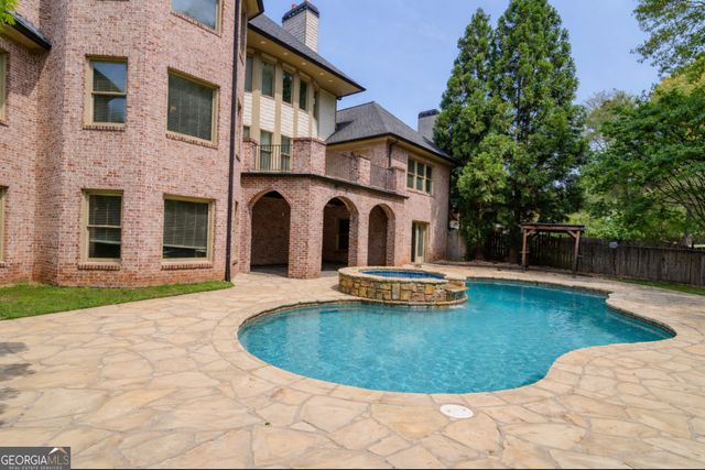 818 Natchez Valley Trace, Grayson, GA 30017