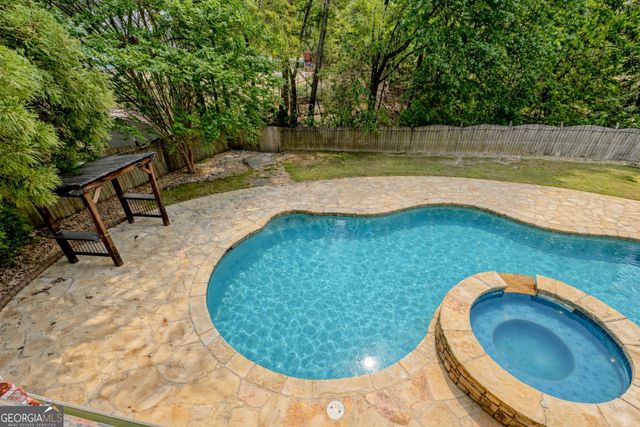 818 Natchez Valley Trace, Grayson, GA 30017