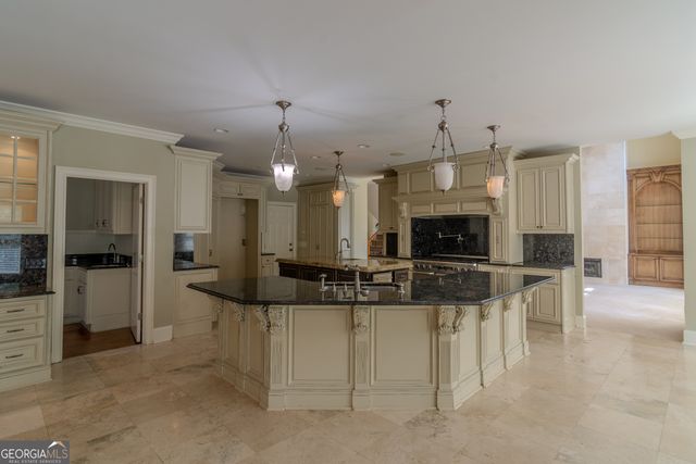 818 Natchez Valley Trace, Grayson, GA 30017