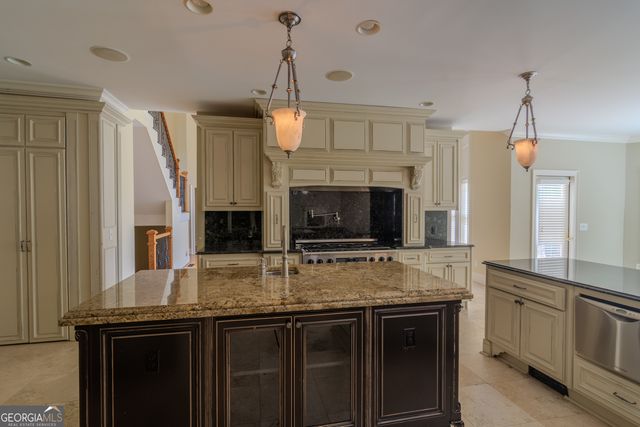 818 Natchez Valley Trace, Grayson, GA 30017