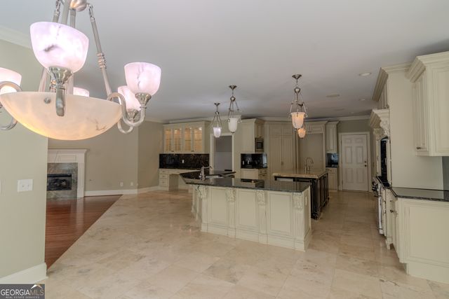818 Natchez Valley Trace, Grayson, GA 30017