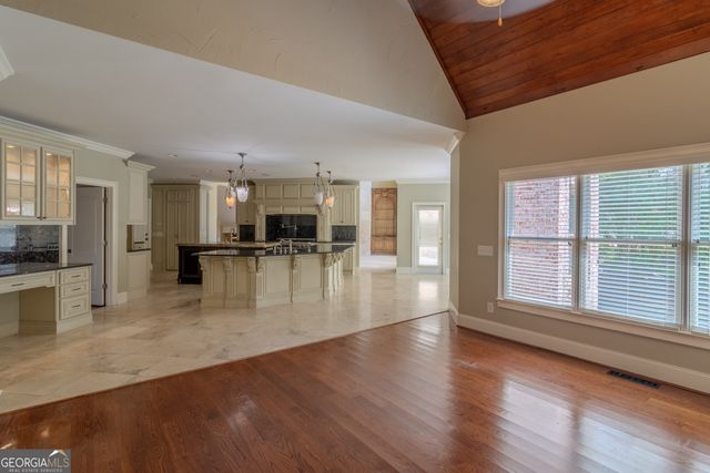 818 Natchez Valley Trace, Grayson, GA 30017