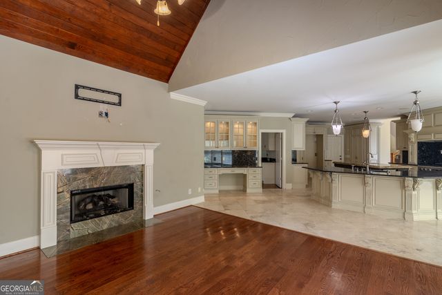 818 Natchez Valley Trace, Grayson, GA 30017