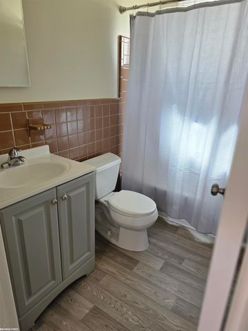 8434 Orchard Avenue, Warren, MI 48089