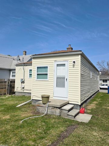 8434 Orchard Avenue, Warren, MI 48089