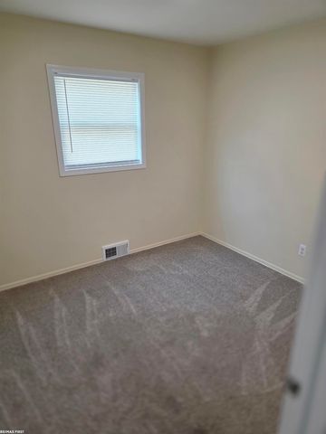 8434 Orchard Avenue, Warren, MI 48089