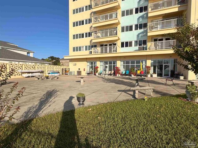 825 Bayshore Dr 205, Pensacola, FL 32507