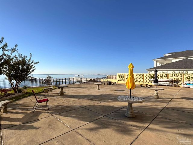 825 Bayshore Dr 205, Pensacola, FL 32507