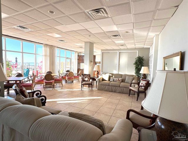 825 Bayshore Dr 205, Pensacola, FL 32507