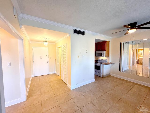 825 Bayshore Dr 205, Pensacola, FL 32507