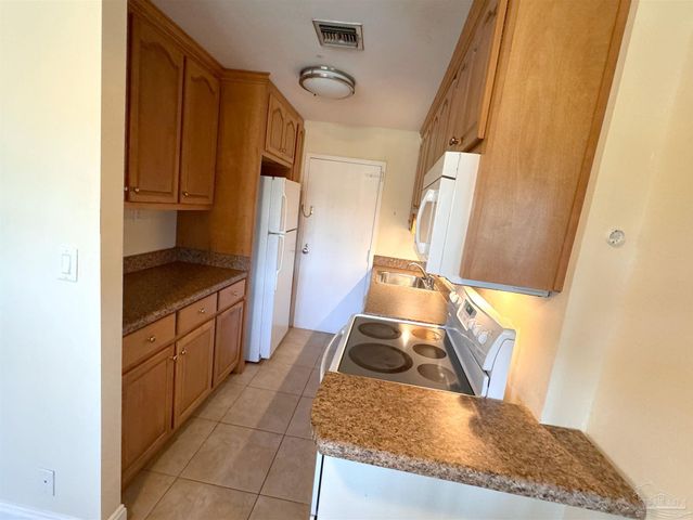 825 Bayshore Dr 205, Pensacola, FL 32507