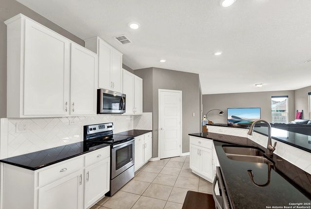 444 LANDMARK GATE, Cibolo, TX 78108
