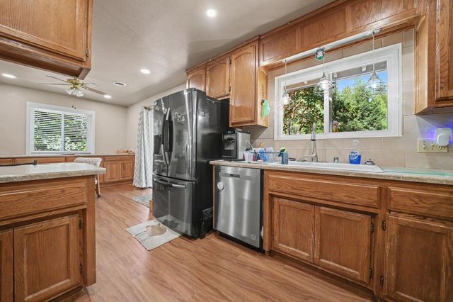 17816 N Creekside Dr, Pioneer, CA 95666