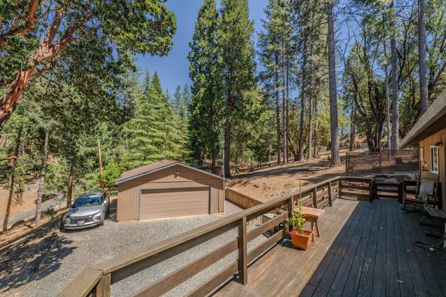 17816 N Creekside Dr, Pioneer, CA 95666