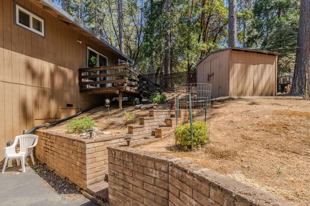 17816 N Creekside Dr, Pioneer, CA 95666