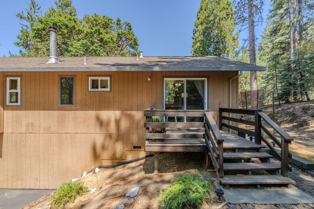 17816 N Creekside Dr, Pioneer, CA 95666