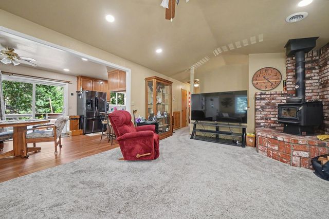 17816 N Creekside Dr, Pioneer, CA 95666