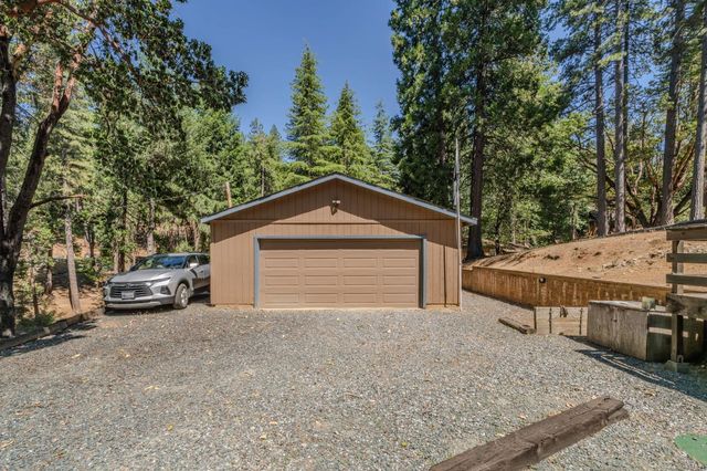 17816 N Creekside Dr, Pioneer, CA 95666