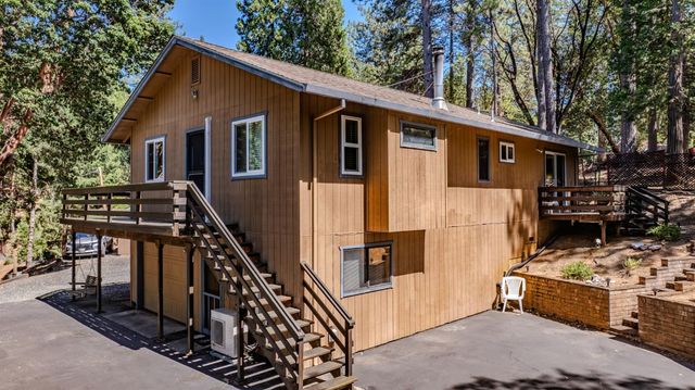 17816 N Creekside Dr, Pioneer, CA 95666