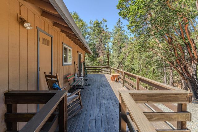 17816 N Creekside Dr, Pioneer, CA 95666