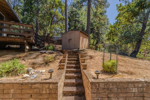 17816 N Creekside Dr, Pioneer, CA 95666