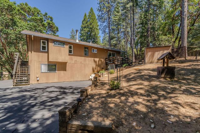 17816 N Creekside Dr, Pioneer, CA 95666